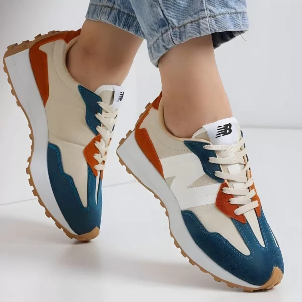 Blue/white shoes 004