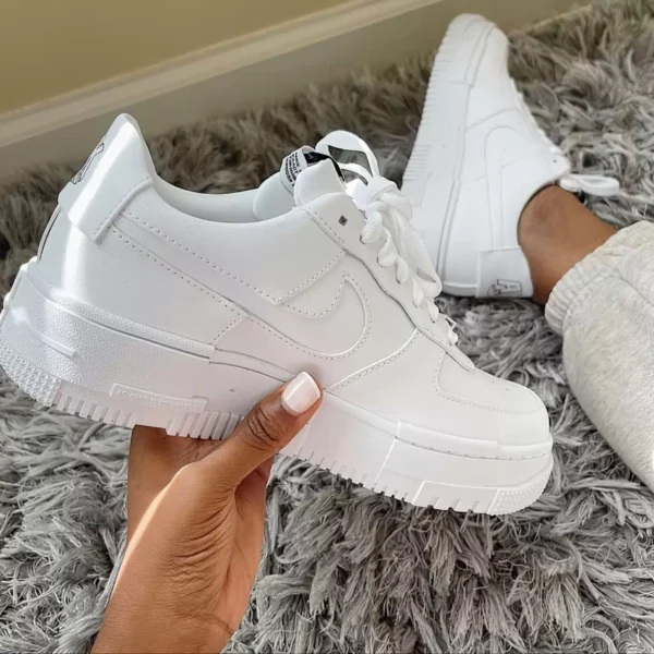 White shoes 003