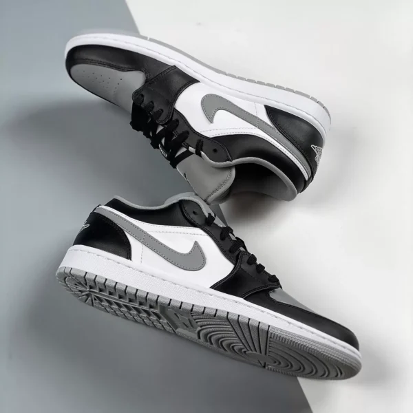Black/gray shoes 003