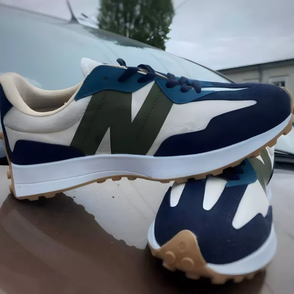 Black/blue shoes 004